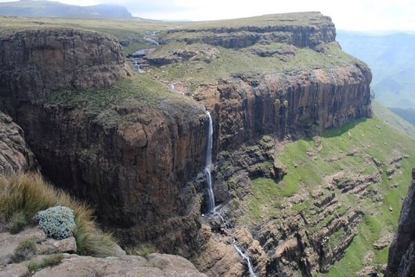 Hike to the 2nd highest Waterfall in the world at Tugela Falls